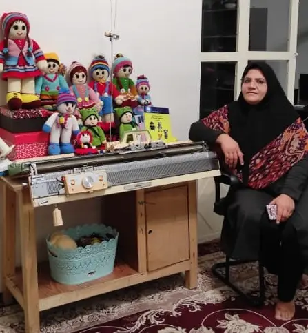 رضایت خانم سرلک از دوره عروسک بافی با ماشین