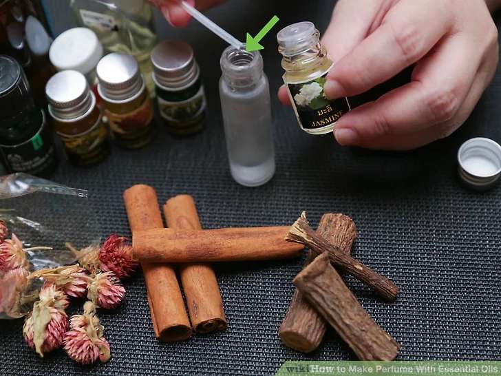 افزودن رایحه میانی در آموزش ساخت عطر